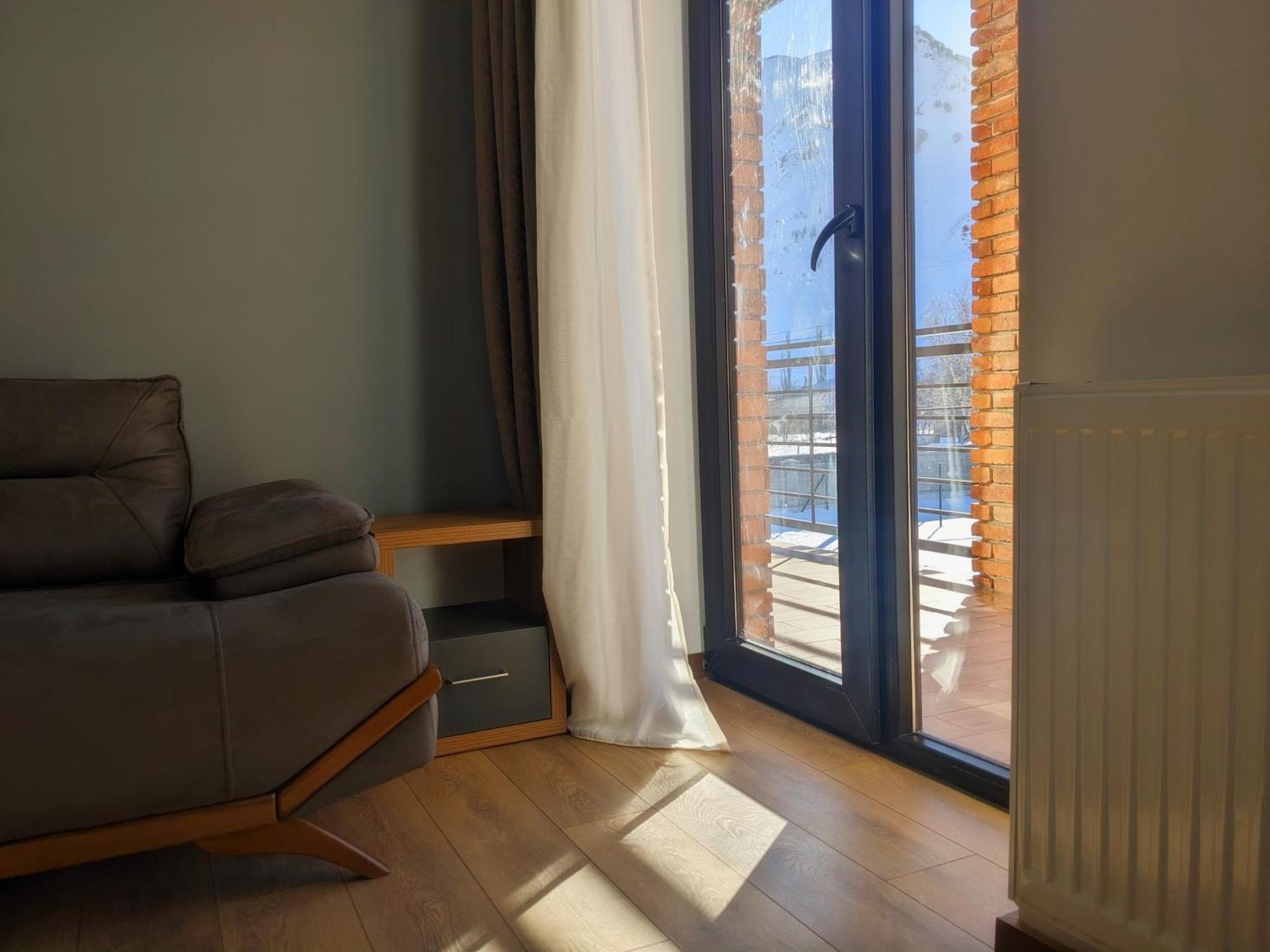 Agre Kazbegi Hotell Achkhoti Exteriör bild